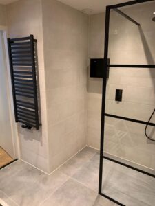 1560ff41-3f0e-411a-80ab-edceb4b65d4c